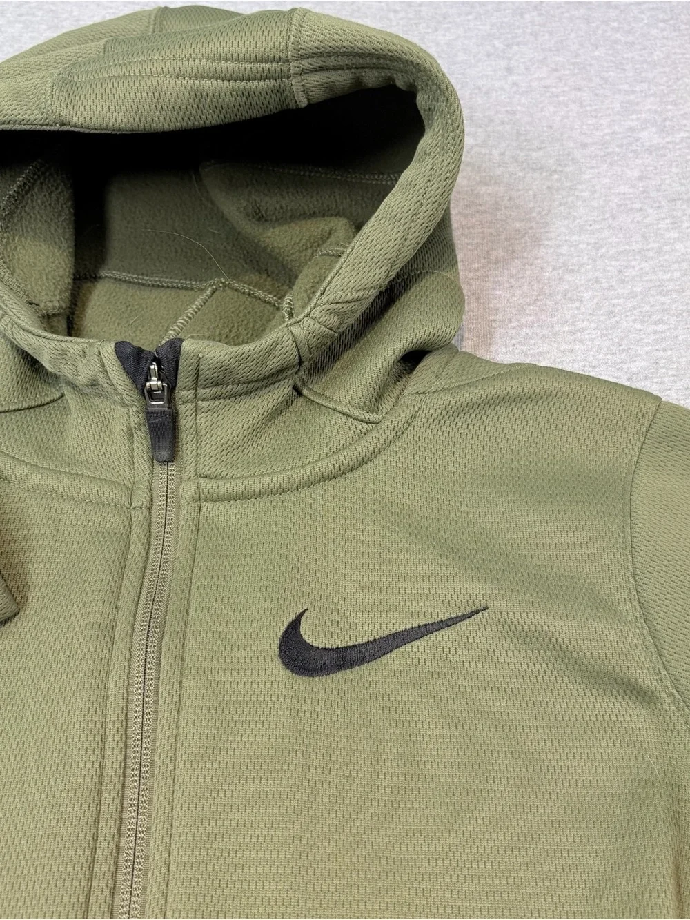 Nike Elite Youth M Green Solid Full Zip Hooded Hoodie Pockets Long Sleeve